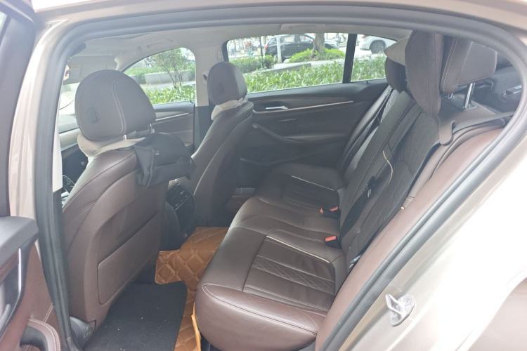 Used BMW 5 Series 2018 530Li Leading Edition Luxury Package Left Rear Seat