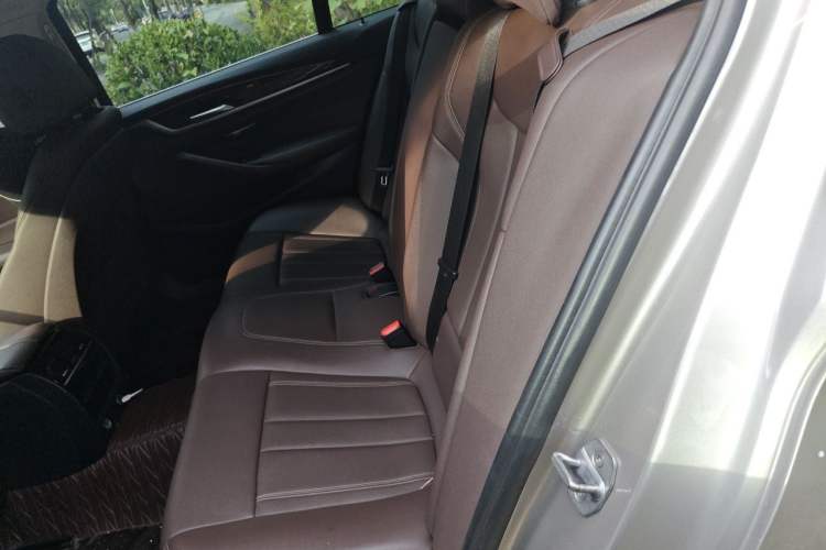 Used BMW 5 Series 2018 525Li Luxury Package Left Rear Seat