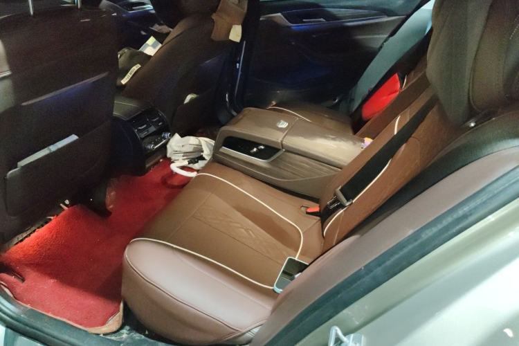 Used BMW 5 Series 2018 Facelifted 530Li xDrive Luxury Package Left Rear Seat