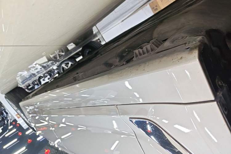Used BMW 5 Series 2018 528Li Launch Special Edition Left Side Sill