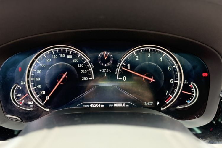 Used BMW 5 Series 2018 525Li Luxury Package Odometer Close Up