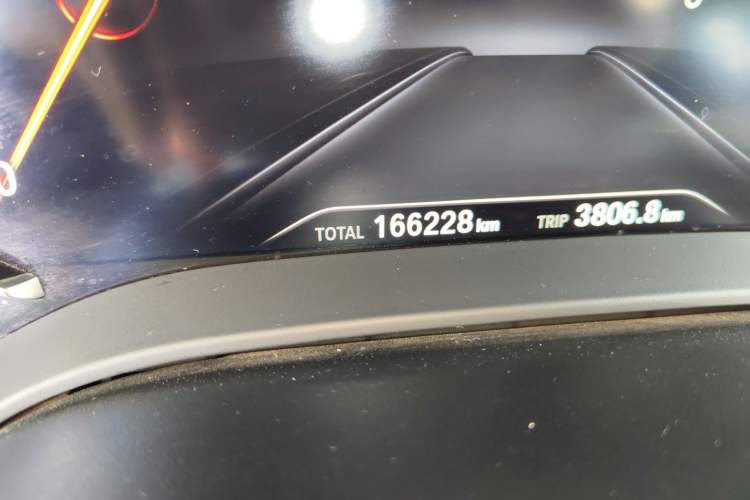 Used BMW 5 Series 2018 530Li Leading Edition Luxury Package Odometer Close Up