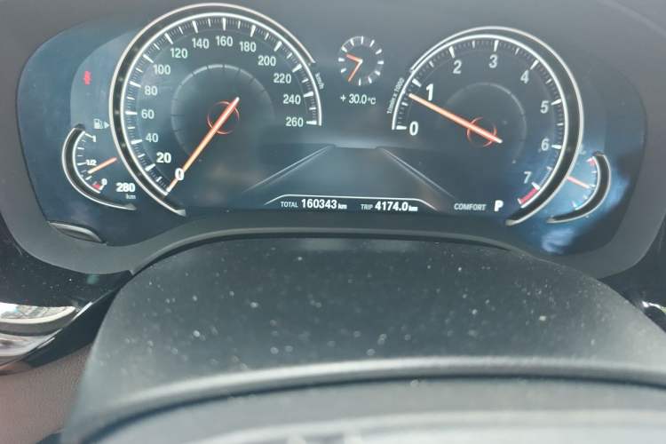 Used BMW 5 Series 2018 530Li Leading Edition Luxury Package Odometer Close Up