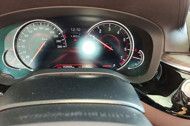 Used BMW 5 Series 2018 Facelifted 530Li Luxury Edition Premium Package Odometer Close Up