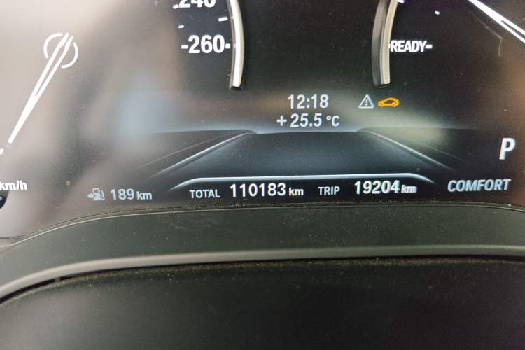Used BMW 5 Series 2018 528Li Launch Special Edition Odometer Close Up