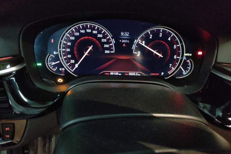 Used BMW 5 Series 2018 525Li Luxury Package Odometer Close Up