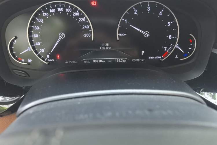 Used BMW 5 Series 2018 528Li Launch Special Edition Odometer Close Up