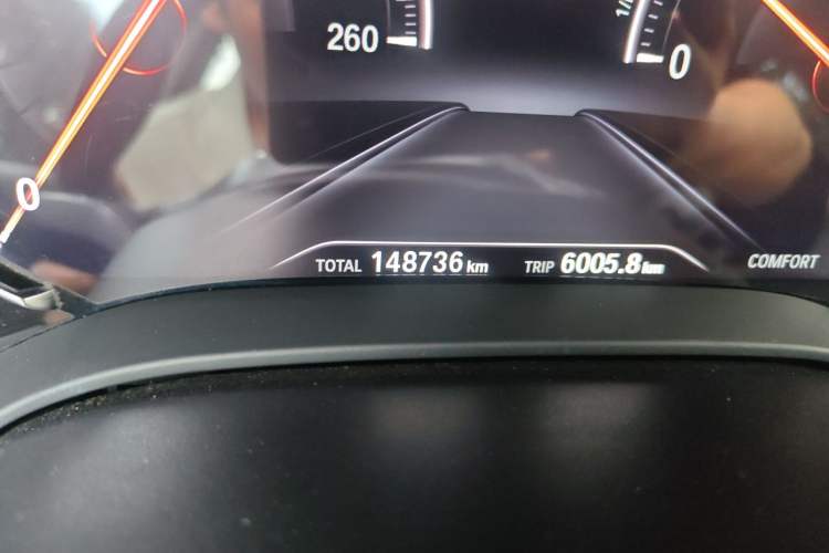 Used BMW 5 Series 2018 525Li Luxury Package Odometer Close Up