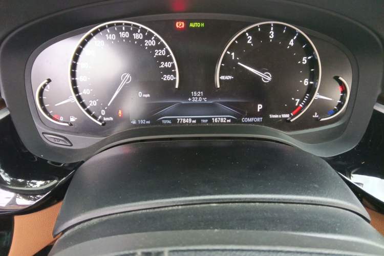 Used BMW 5 Series 2018 528Li Launch Special Edition Odometer Close Up