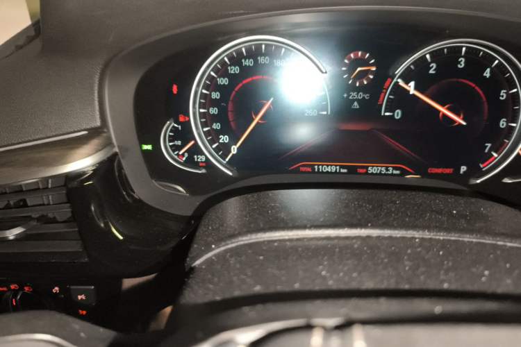 Used BMW 5 Series 2018 530Li Leading Edition Luxury Package Odometer Close Up