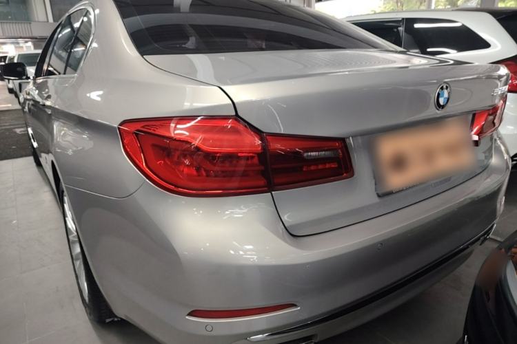 Used BMW 5 Series 2018 525Li Luxury Package Rear Left 45 Deg