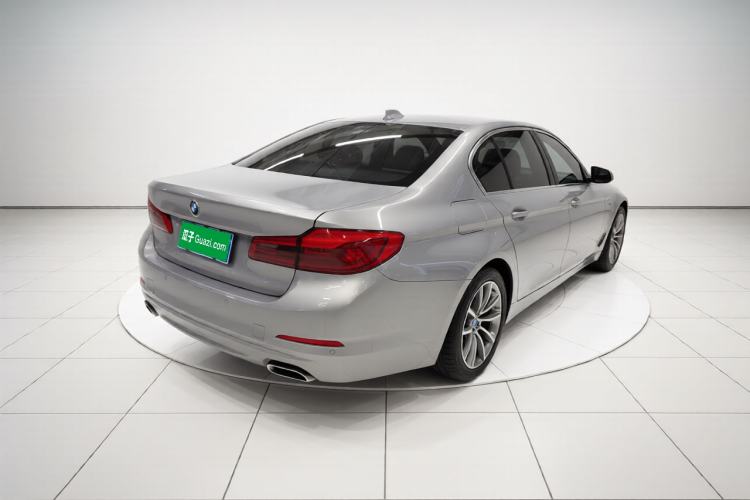 Used BMW 5 Series 2018 528Li Launch Special Edition Rear Right 45 Deg
