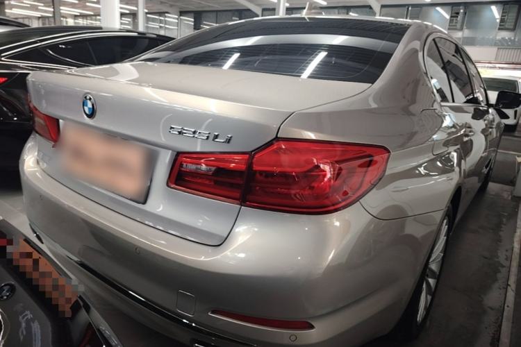Used BMW 5 Series 2018 525Li Luxury Package Rear Right 45 Deg