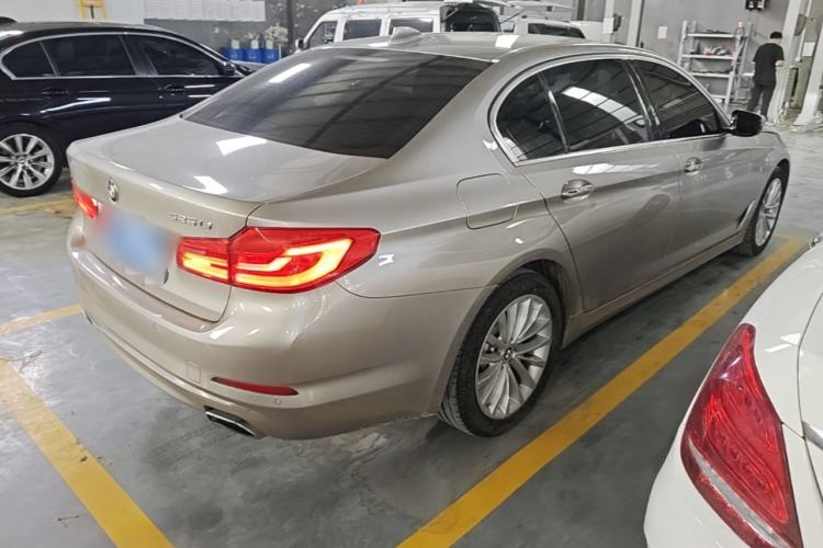 Used BMW 5 Series 2018 525Li Luxury Package Rear Right 45 Deg