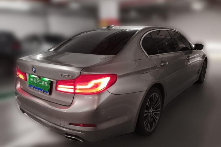 Used BMW 5 Series 2018 530Li Luxury Edition Premium Package Rear Right 45 Deg