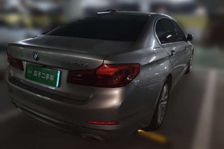 Used BMW 5 Series 2018 525Li Luxury Package Rear Right 45 Deg