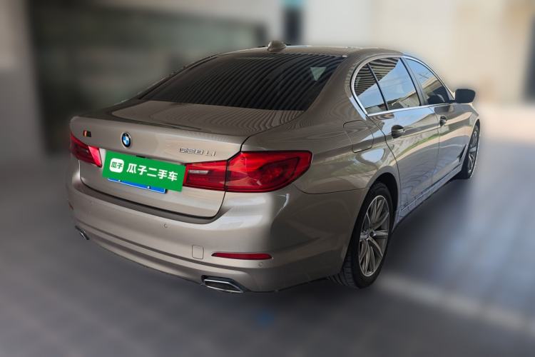 Used BMW 5 Series 2018 528Li Launch Special Edition Rear Right 45 Deg