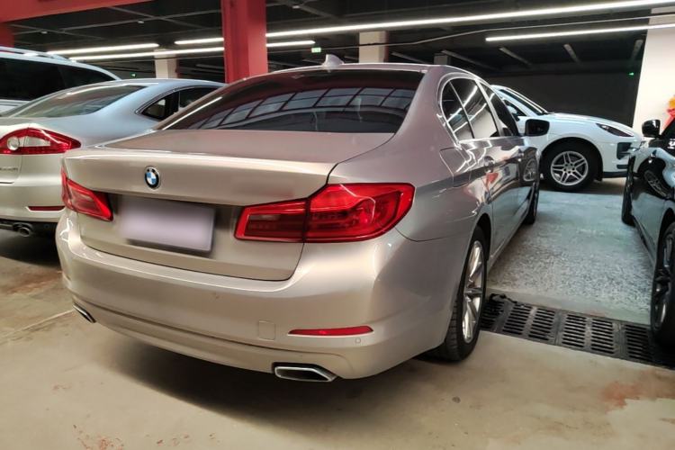Used BMW 5 Series 2018 528Li Launch Special Edition Rear Right 45 Deg