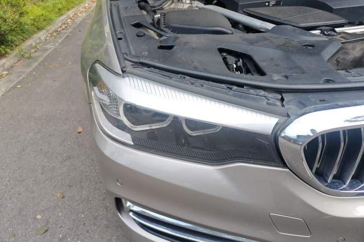 Used BMW 5 Series 2018 525Li Luxury Package Right Front Headlight