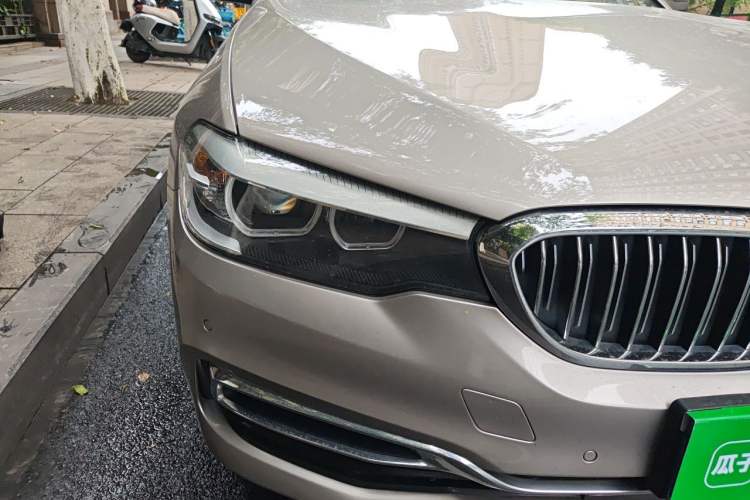 Used BMW 5 Series 2018 Revised Version 530Li Leading Edition Luxury Package Right Front Headlight