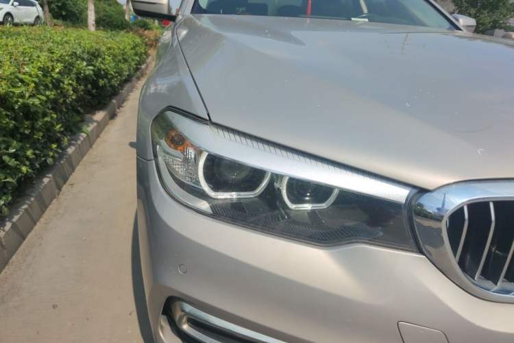 Used BMW 5 Series 2018 Revised Version 530Li Leading Edition Luxury Package Right Front Headlight