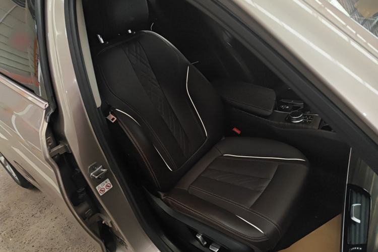 Used BMW 5 Series 2018 Revised Version 530Li Leading Edition Luxury Package Right Front Seat