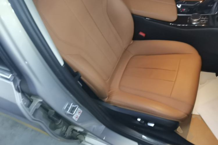Used BMW 5 Series 2018 528Li Launch Special Edition Right Front Seat
