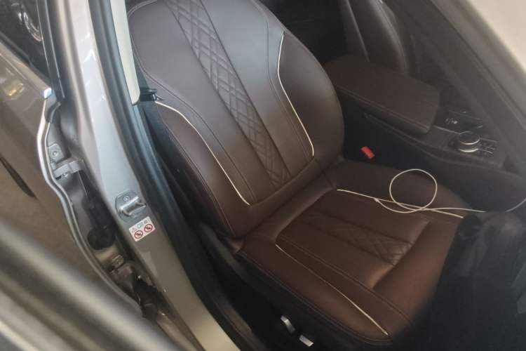 Used BMW 5 Series 2018 Revised Version 530Li Leading Edition Luxury Package Right Front Seat