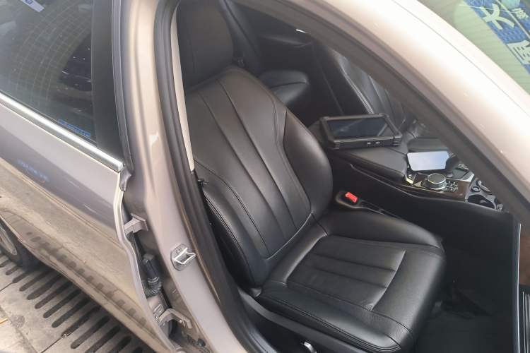 Used BMW 5 Series 2018 528Li Launch Special Edition Right Front Seat