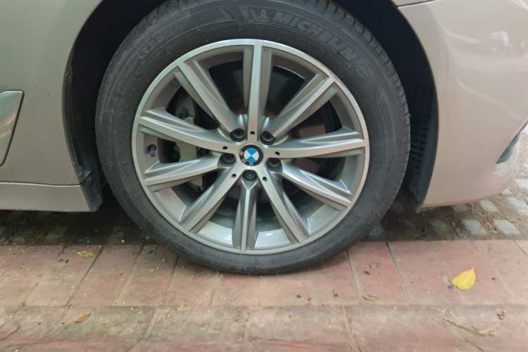 Used BMW 5 Series 2018 528Li Launch Special Edition Right Front Wheel Hub