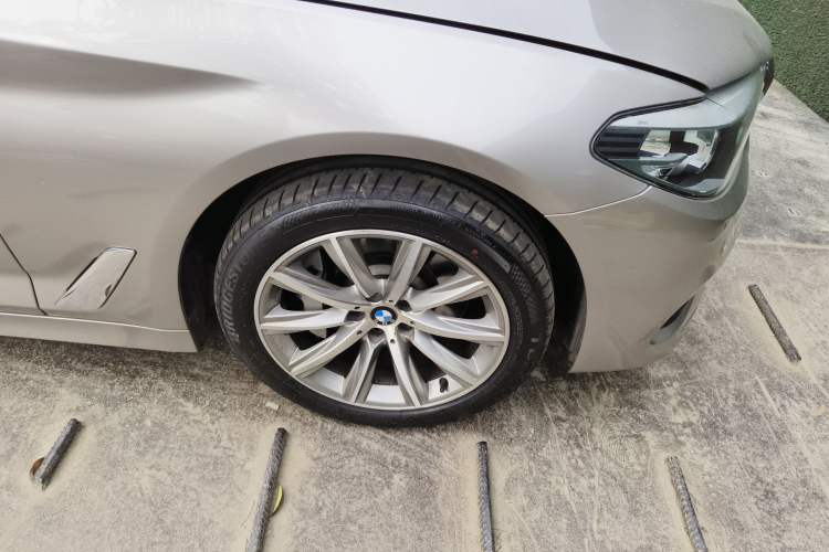 Used BMW 5 Series 2018 528Li Launch Special Edition Right Front Wheel Hub