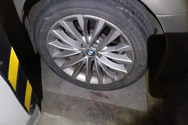 Used BMW 5 Series 2018 525Li Luxury Package Right Front Wheel Hub