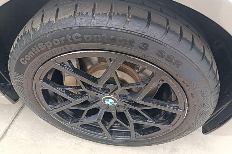 Used BMW 5 Series 2018 528Li Launch Special Edition Right Front Wheel Hub
