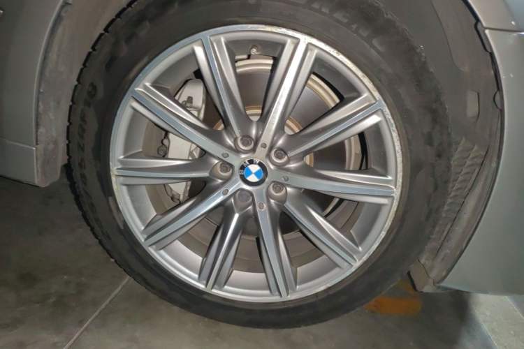 Used BMW 5 Series 2018 528Li Launch Special Edition Right Front Wheel Hub