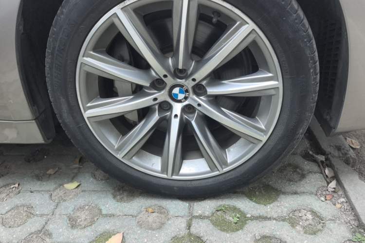 Used BMW 5 Series 2018 528Li Launch Special Edition Right Front Wheel Hub