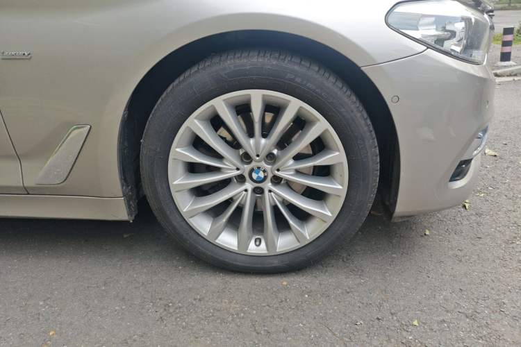 Used BMW 5 Series 2018 525Li Luxury Package Right Front Wheel Hub