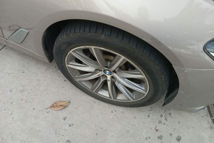 Used BMW 5 Series 2018 528Li Launch Special Edition Right Front Wheel Hub