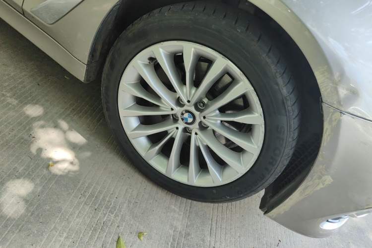 Used BMW 5 Series 2018 525Li Luxury Package Right Front Wheel Hub