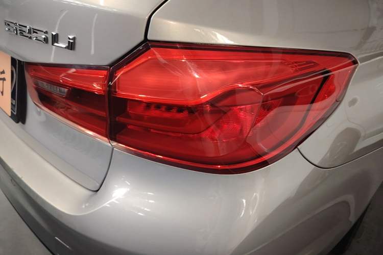 Used BMW 5 Series 2018 525Li Luxury Package Right Rear Taillight