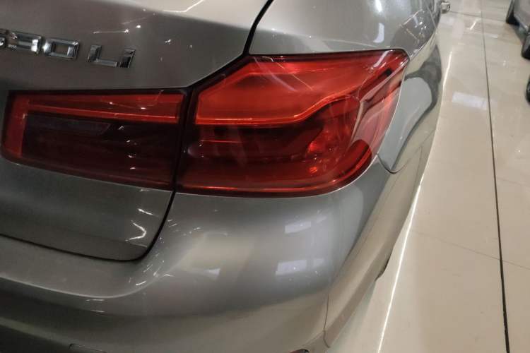 Used BMW 5 Series 2018 530Li Leading Edition Luxury Package Right Rear Taillight