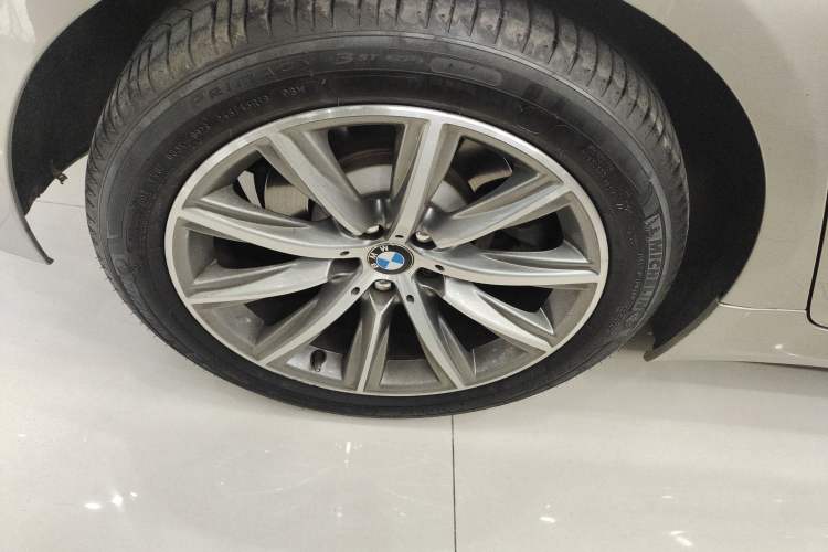 Used BMW 5 Series 2018 528Li Launch Special Edition Right Rear Wheel Hub