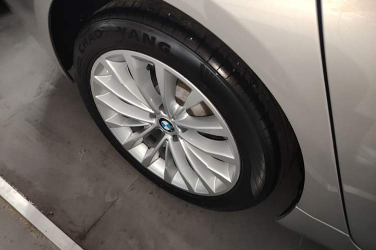Used BMW 5 Series 2018 525Li Luxury Package Right Rear Wheel Hub
