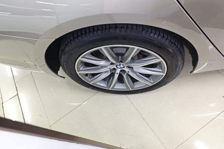 Used BMW 5 Series 2018 528Li Launch Special Edition Right Rear Wheel Hub