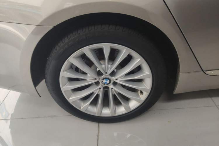 Used BMW 5 Series 2018 525Li Luxury Package Right Rear Wheel Hub