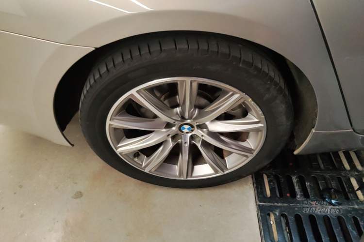 Used BMW 5 Series 2018 528Li Launch Special Edition Right Rear Wheel Hub