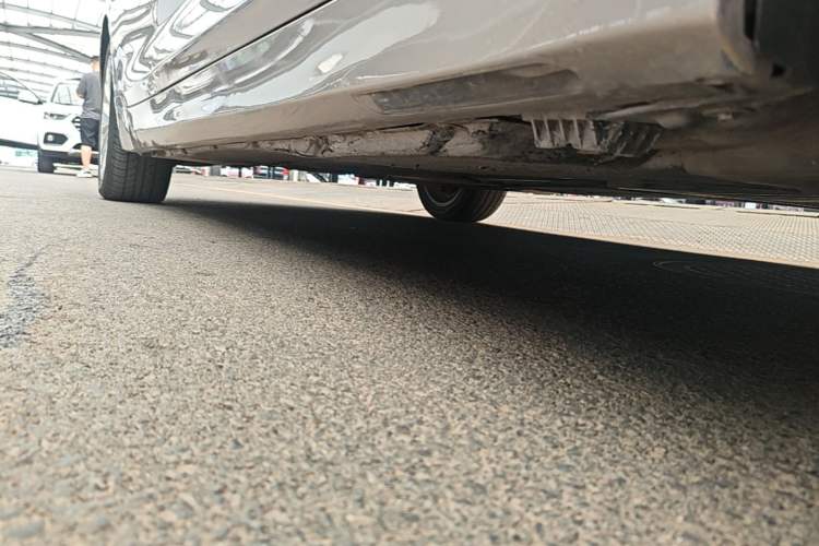 Used BMW 5 Series 2018 525Li Luxury Package Right Side Sill