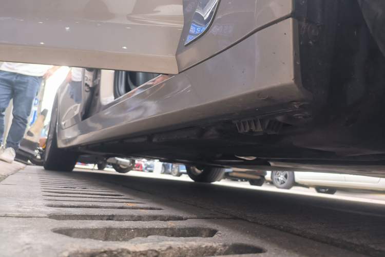 Used BMW 5 Series 2018 528Li Launch Special Edition Right Side Sill