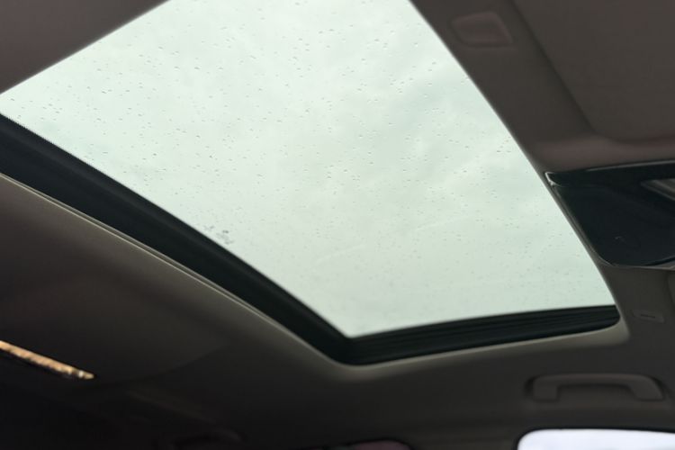 Used BMW 5 Series 2018 525Li Luxury Package Roof