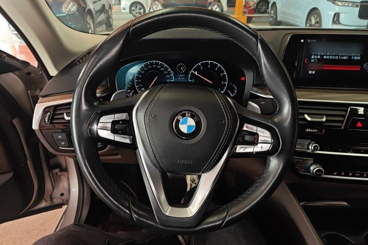 Used BMW 5 Series 2018 Revised Version 530Li Leading Edition Luxury Package Steering Wheel
