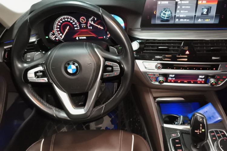 Used BMW 5 Series 2018 530Li Luxury Edition Premium Package Steering Wheel